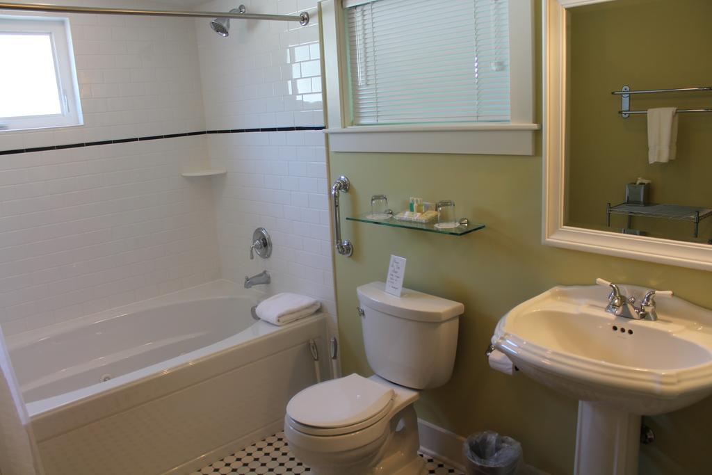 Captain'S Cottage Suites Grand Haven Δωμάτιο φωτογραφία