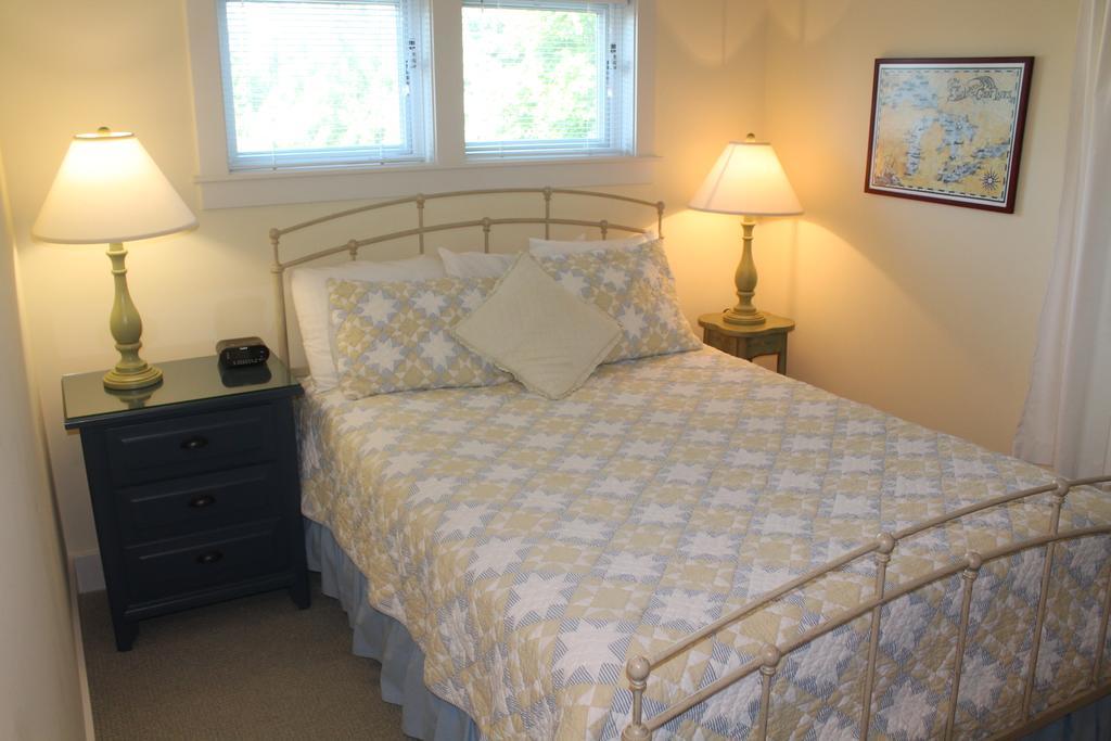 Captain'S Cottage Suites Grand Haven Δωμάτιο φωτογραφία