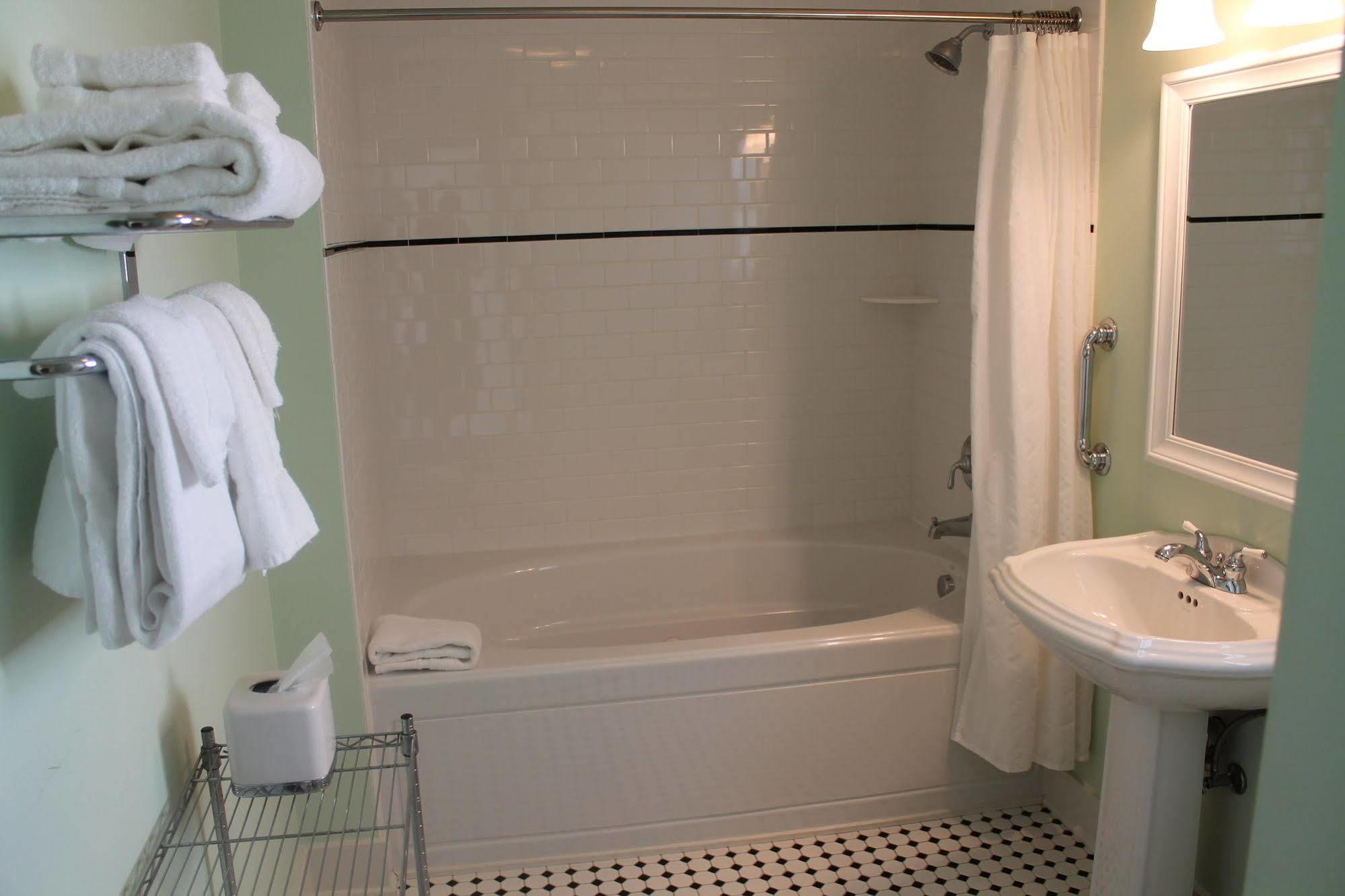 Captain'S Cottage Suites Grand Haven Εξωτερικό φωτογραφία