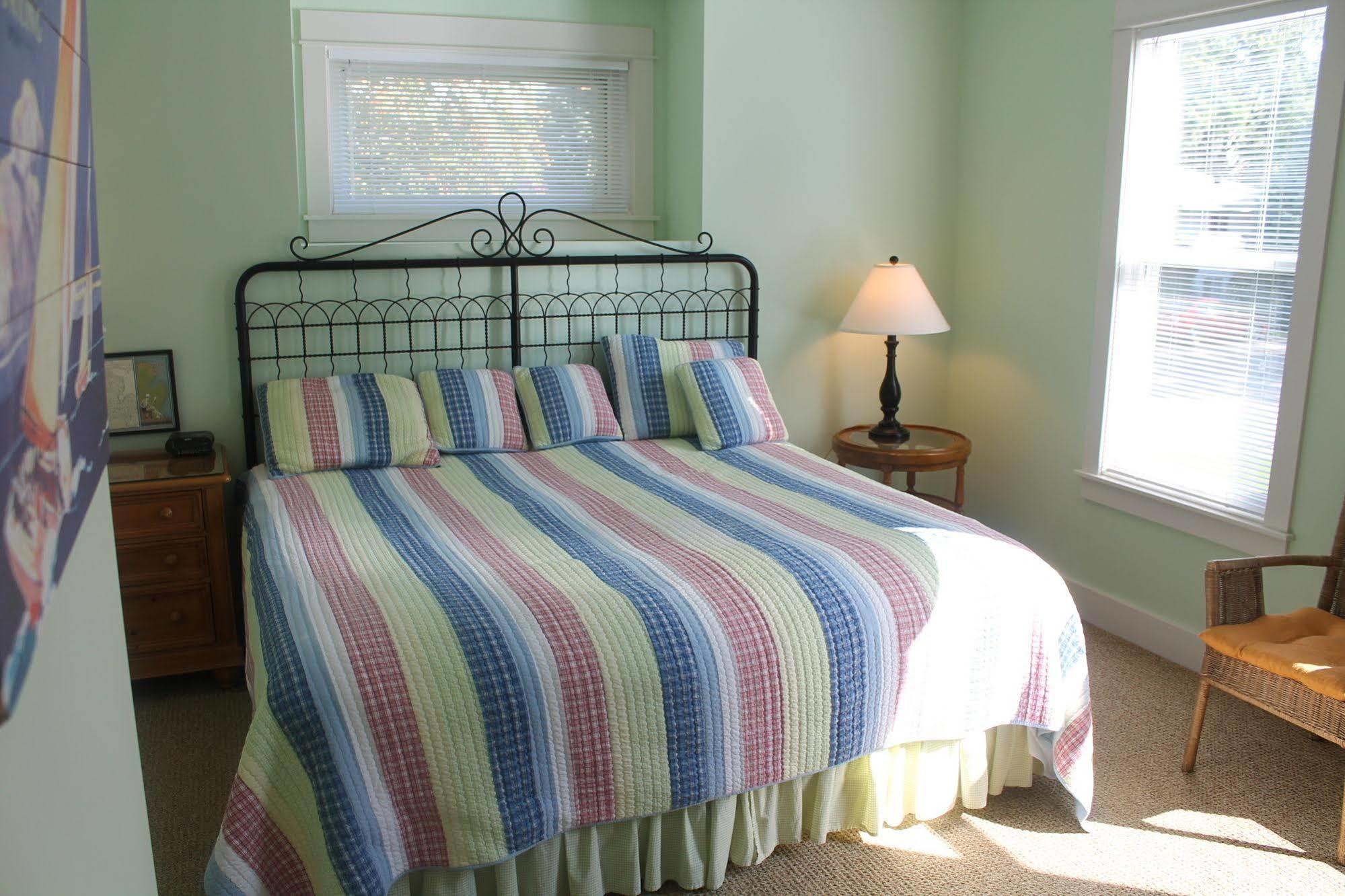 Captain'S Cottage Suites Grand Haven Εξωτερικό φωτογραφία